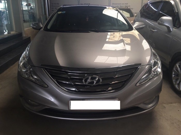 Bán Hyundai Soanta 2.0AT cao cấp, số tự động, màu xám bạc, đời 2010, mới đi 31.000 km, 575tr bao test