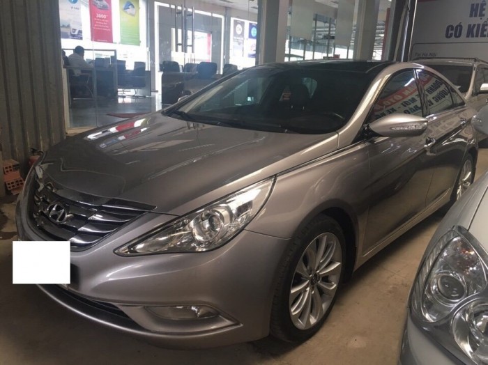 Bán Hyundai Soanta 2.0AT cao cấp, số tự động, màu xám bạc, đời 2010, mới đi 31.000 km, 575tr bao test