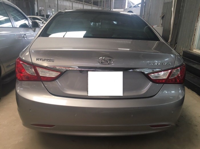 Bán Hyundai Soanta 2.0AT cao cấp, số tự động, màu xám bạc, đời 2010, mới đi 31.000 km, 575tr bao test