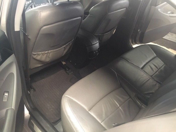 Bán Hyundai Soanta 2.0AT cao cấp, số tự động, màu xám bạc, đời 2010, mới đi 31.000 km, 575tr bao test