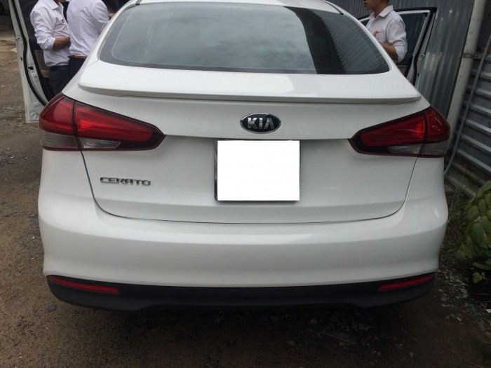 Bán Kia K3 1.6MT số sàn, đời 2016, màu trắng, xe đẹp, còn thơm mùi mới 542tr, bao test