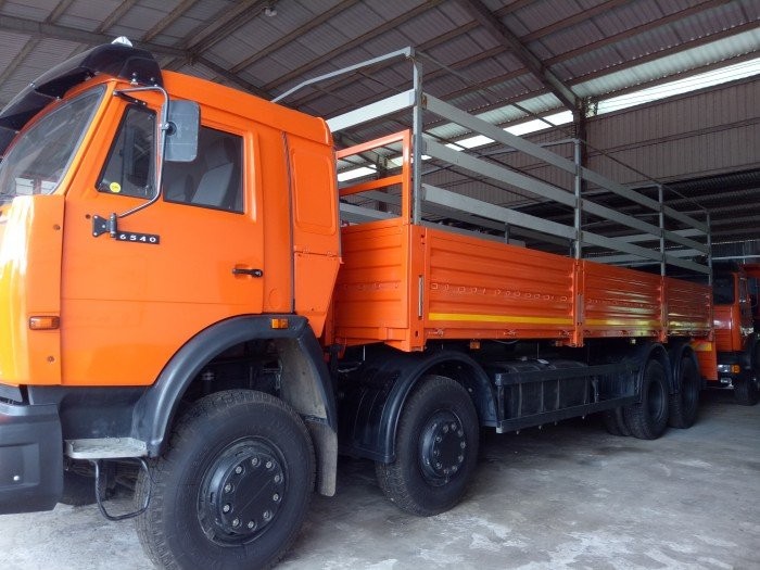Xe tải thùng 4 chân