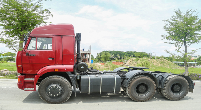 Đầu kéo kamaz 2 cầu