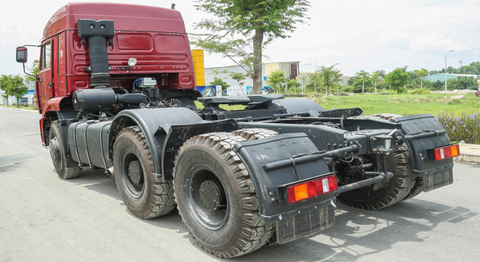 Đầu kéo kamaz 2 cầu
