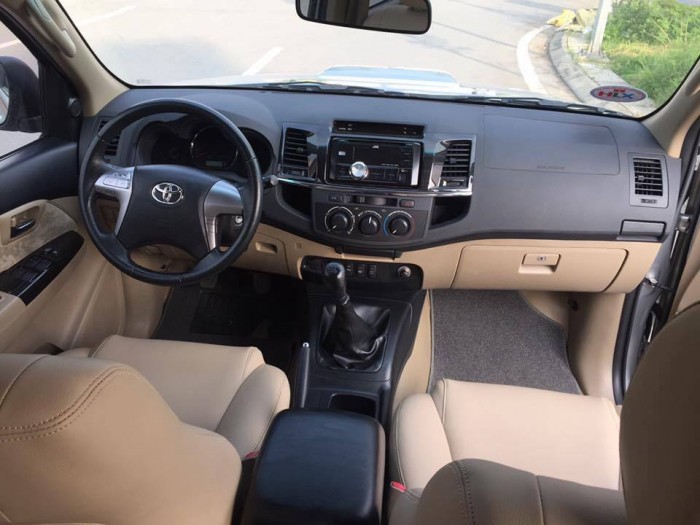 Toyota Fortuner 2.5G sx 2016 màu bạc