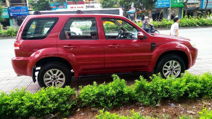 Ford Escape XLS 2.3, màu Đỏ, Model 2011, Biển Hà Nội