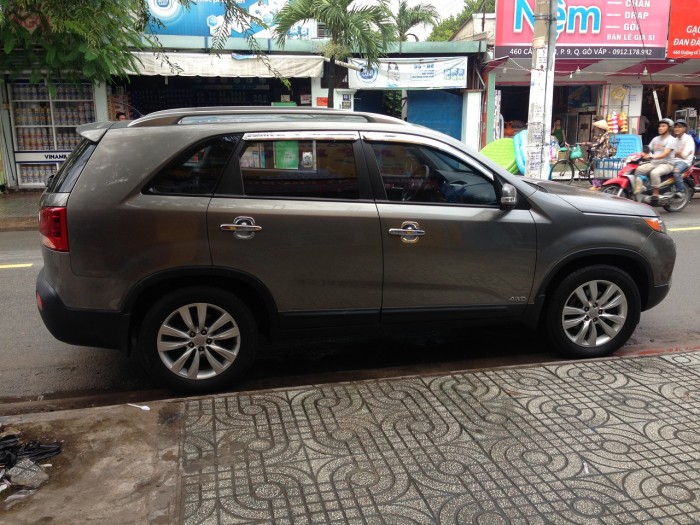 Lên đời cần bán Kia Sorento 2012 số sàn màu xám, anh em ai cần giap lưu