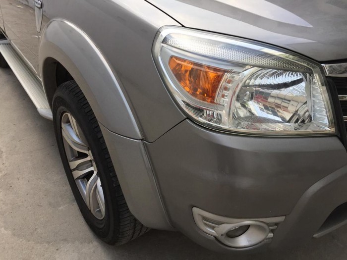 Nhà kẹt tiền cần bán xe Ford Everest Limited 2012 số tự động xe máy dầu