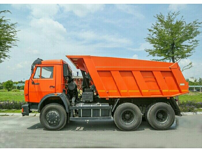 San lấp xe ben 3 chân kamaz