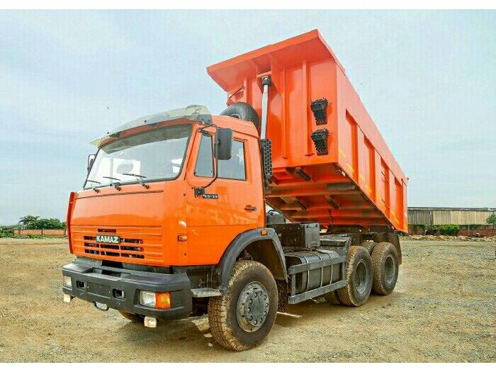 San lấp xe ben 3 chân kamaz