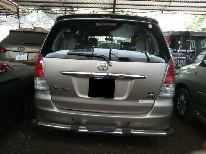 Bán Innova 2010 số sàn màu vàng cát