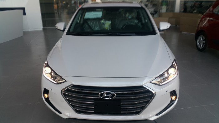 Hyundai Elantra Tặng Quà + Giảm tiền mặt đến 50 triệu tại Bình Thuận