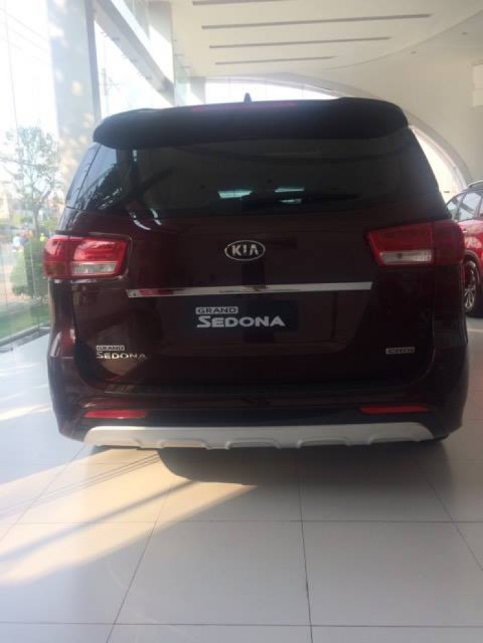 Kia Sedona ưu đãi tiền mặt, hỗ trợ vay 85%, giao xe ngay trong tháng