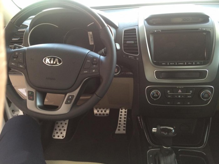 Khuyến mãi mua xe Kia Sorento 2017, giao xe trong tháng