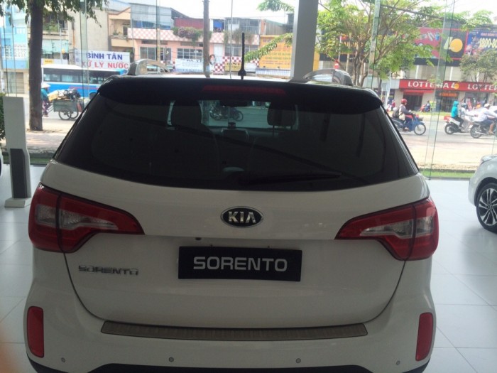 Khuyến mãi mua xe Kia Sorento 2017, giao xe trong tháng