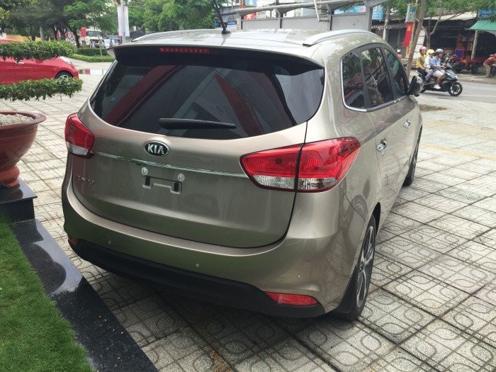 Khuyến mãi mua xe Kia Rondo 2017 tại Kia Bình Tân