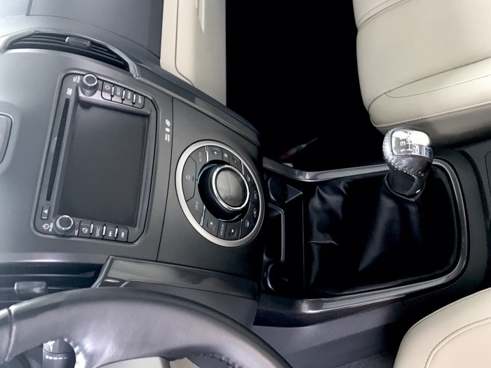 Bán Chevrolet Colorado máy 2.8 diesel 2 cầu số sàn bản full