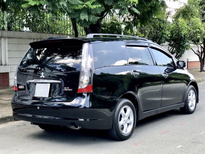 Bán Mitsubishi Grandis cuối 2007 số tự động màu đen