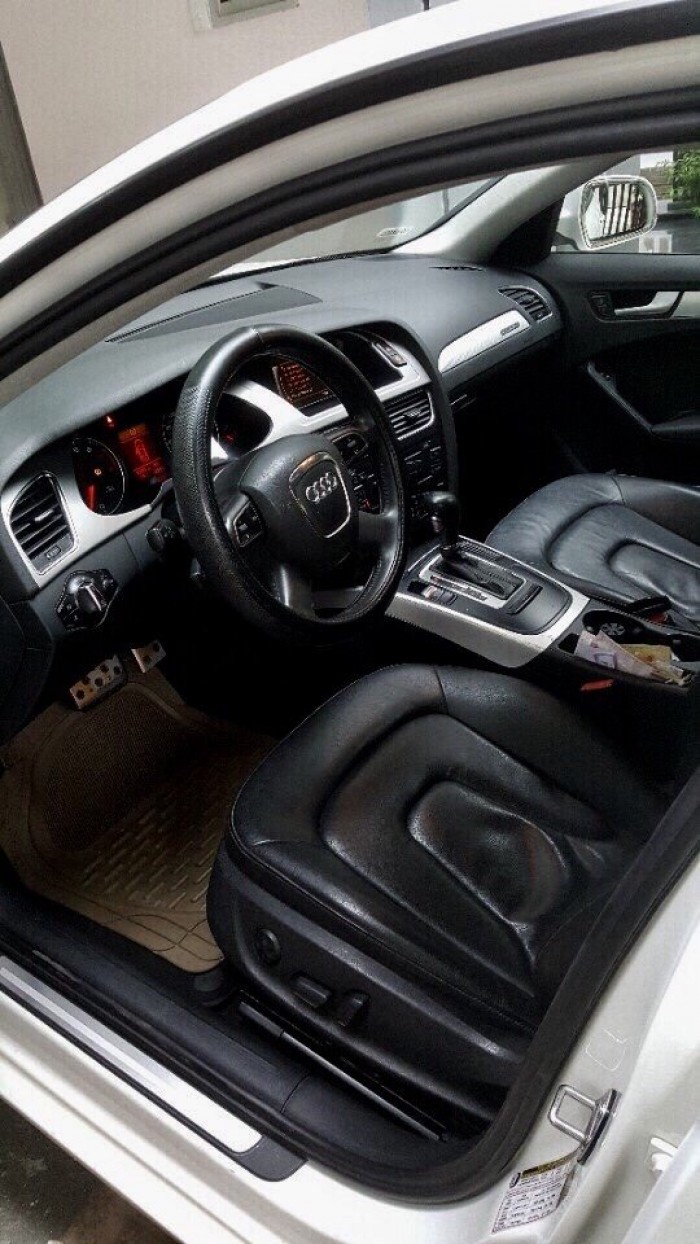 Bán Audi A4 2.0 TFSI màu trắng đời 2009  đăng ký 2012 bản full