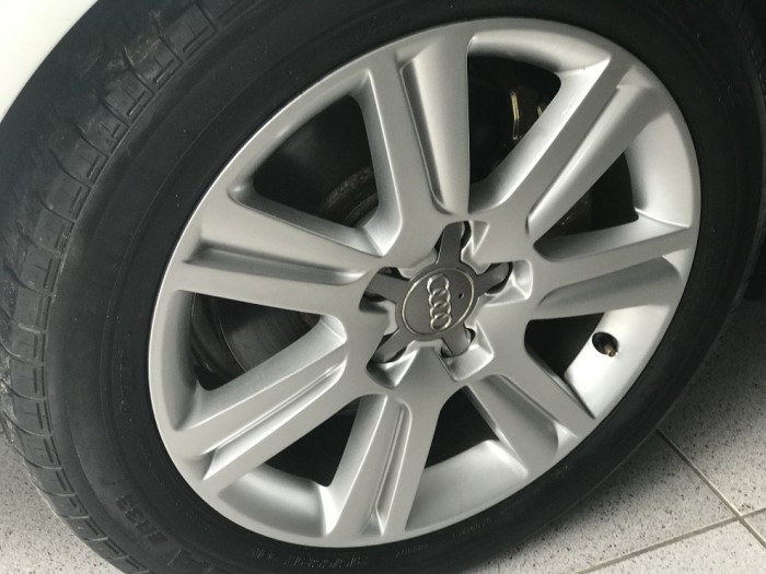Bán Audi A4 2.0 TFSI màu trắng đời 2009  đăng ký 2012 bản full