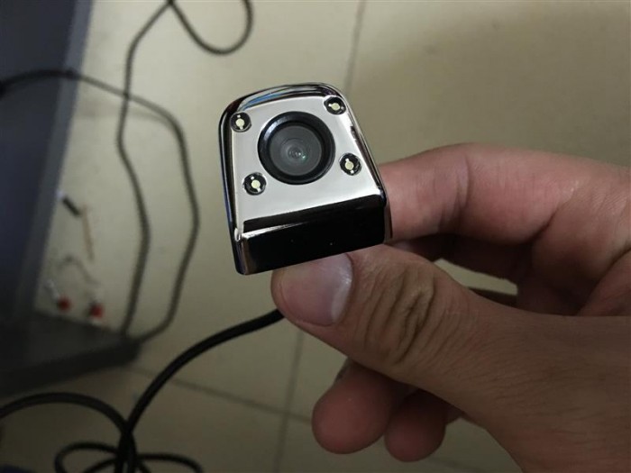 Camera Tiến Lùi 4 Mắt Hồng Ngoại Chip Ccd