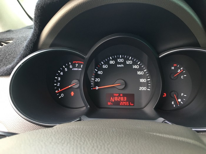 Kia Morning SI Tự Động Màu Trắng