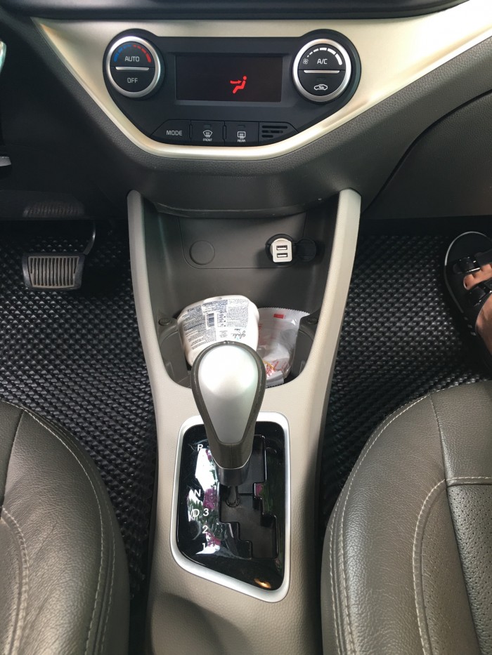 Kia Morning SI Tự Động Màu Trắng