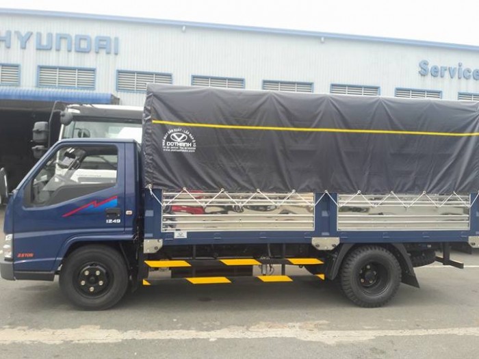 Xe Hyundai IZ49 2T4 Công Nghệ Nhật - Xe 2T4 IZ49 Máy Isuzu, trả trước 80 triệu, giao xe ngay.