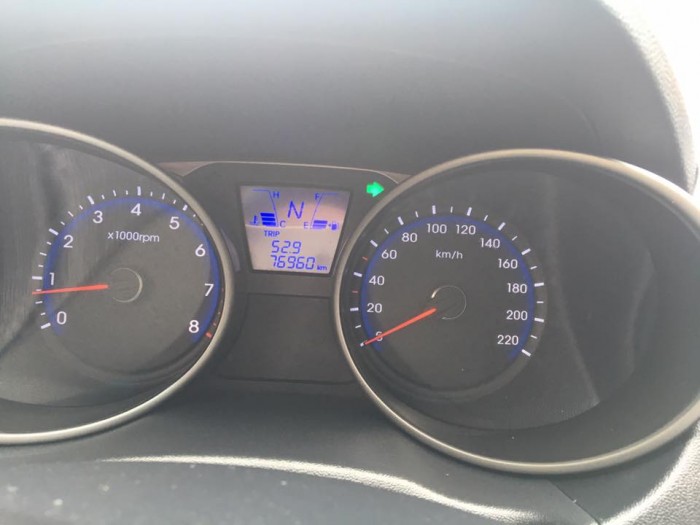 Bán gấp xe Hyundai Tucson 2011 4WD AT full option