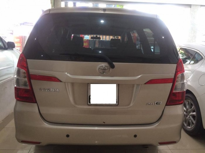 Cần bán Toyota Innova 2.0E, sản xuất 2015