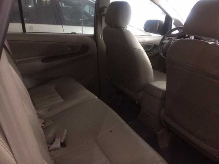 Cần bán Toyota Innova 2.0E, sản xuất 2015