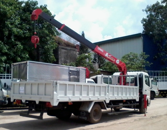 Xe tải cẩu Hino FC9JLSW, Cẩu Unic344 ( Tải trọng: 5 tấn, Thùng dài 6m)