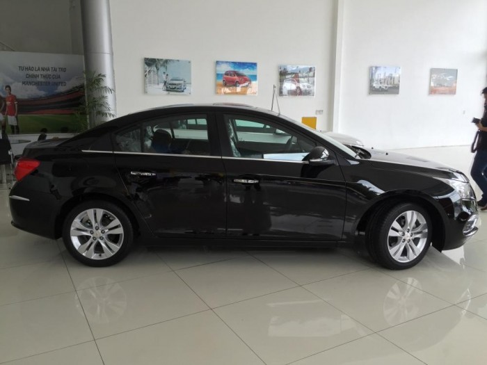 Chỉ với 100tr bạn đã sở hữu cho mình 1 chiếc xe Chevrolet Cruze 2017 mới