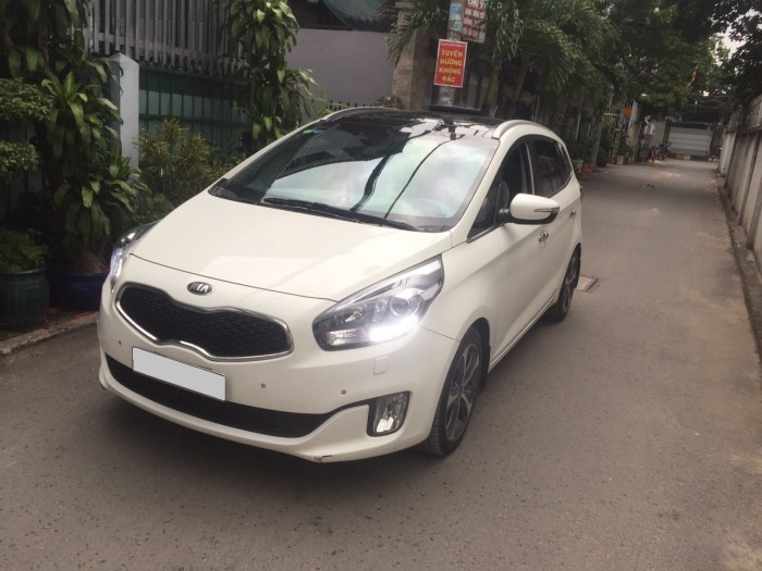 Cần bán xe Kia Rondo 2016 màu trắng fulloption rất mới