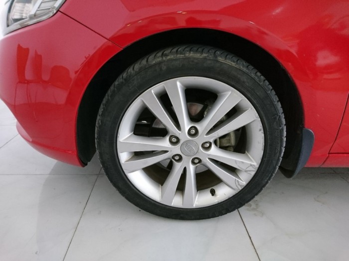 Kia cerato 1.6AT 2011 màu đỏ