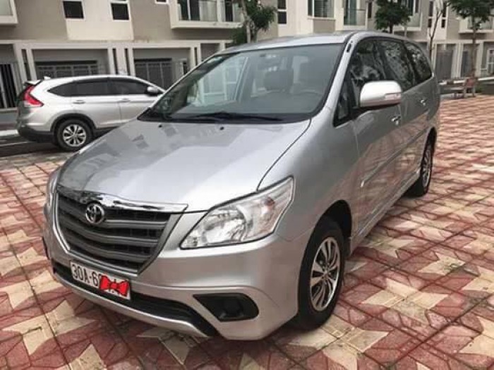 Bán xe Toyota Innova 2.0 MT 2015, xe đẹp gia đình dùng ít sử dụng