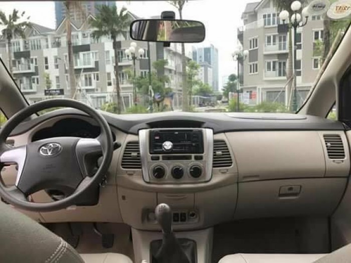 Bán xe Toyota Innova 2.0 MT 2015, xe đẹp gia đình dùng ít sử dụng