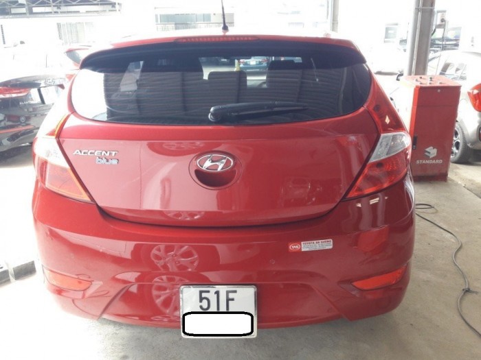 Hyundai Accent Hatchback 2015 1.5AT màu đỏ bstp