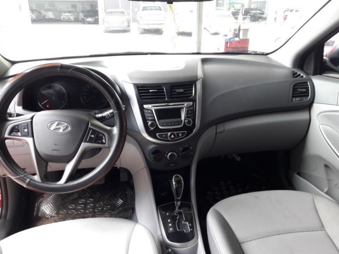 Hyundai Accent Hatchback 2015 1.5AT màu đỏ bstp