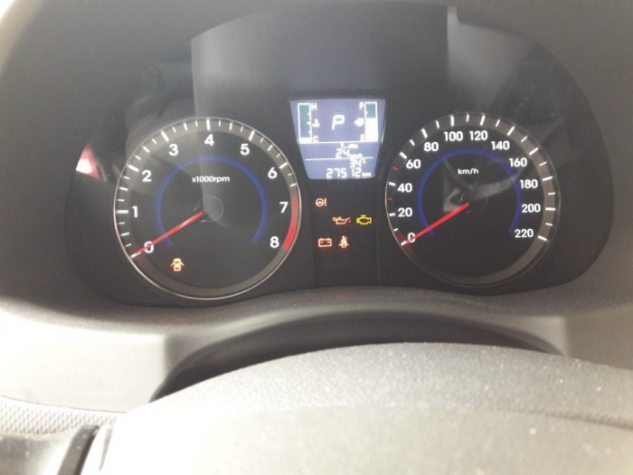 Hyundai Accent Hatchback 2015 1.5AT màu đỏ bstp