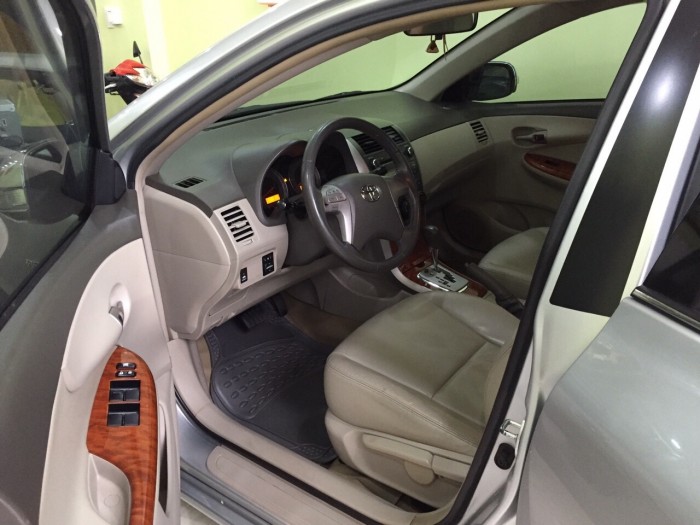 Bán Toyota Altis máy 1.8 số tự động màu bạc