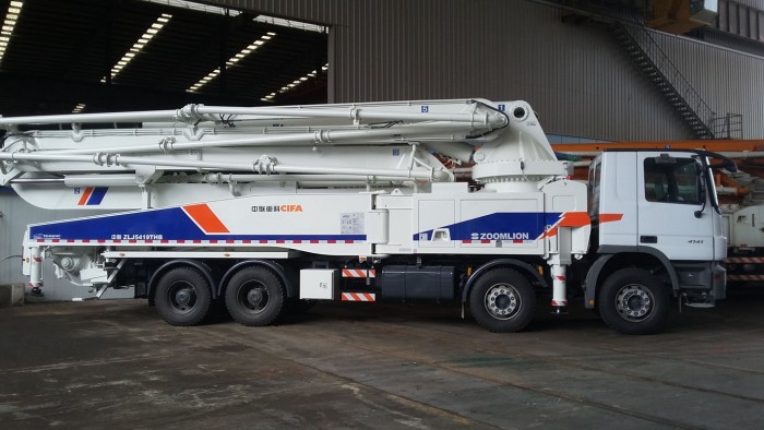 Xe bơm bê tông ZOOMLION – CIFA 52m