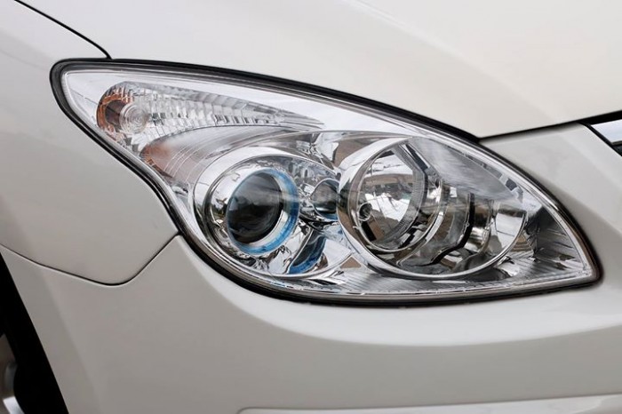 Bán Hyundai i30 CW nhập HQ màu trắng bản FULL options
