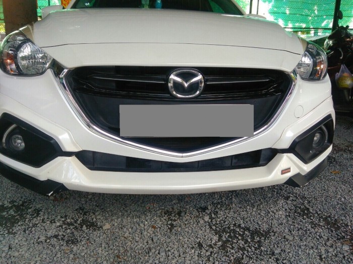 Nhà cần tiền bán Mazda 2 2016 màu trắng bao đẹp, mới 99%