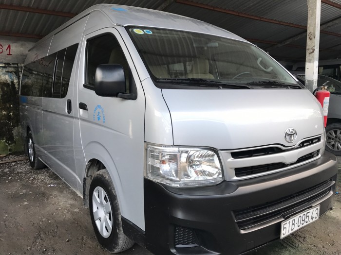 Toyota Hiace 16 chỗ máy dầu 2013 nhập Nhật, BSTP, đi 16.000km bao test