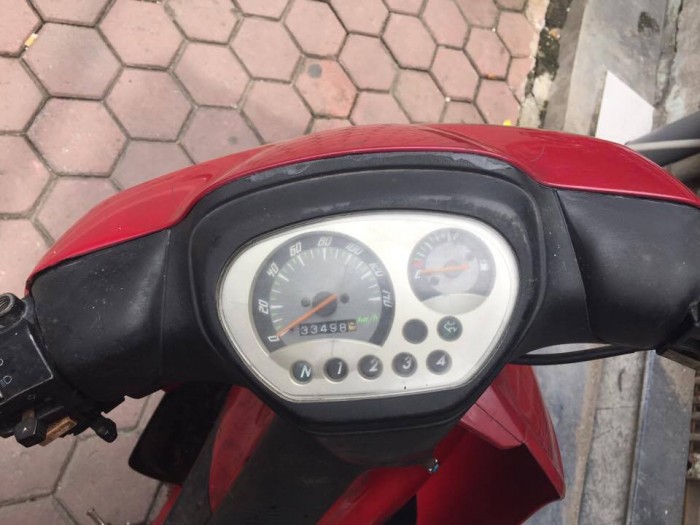 Xe jupiter màu đỏ