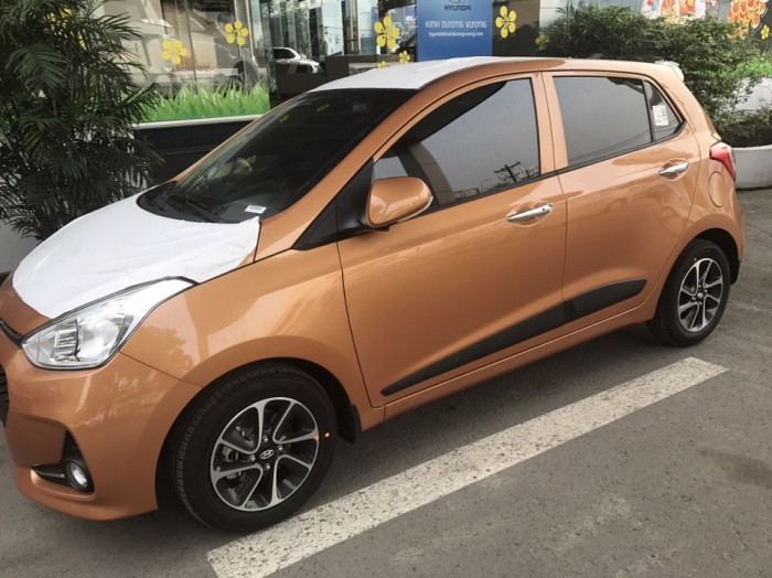 Hyundai i10 giá thấp hơn 50tr so với phiên bản cũ.