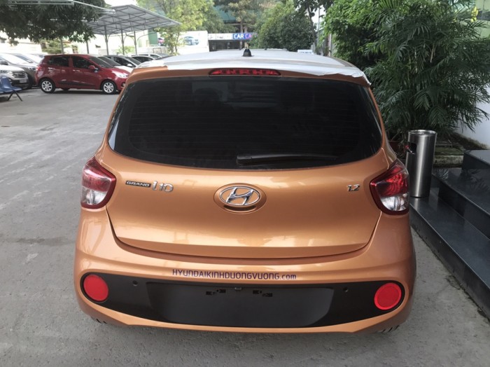 Hyundai i10 giá thấp hơn 50tr so với phiên bản cũ.
