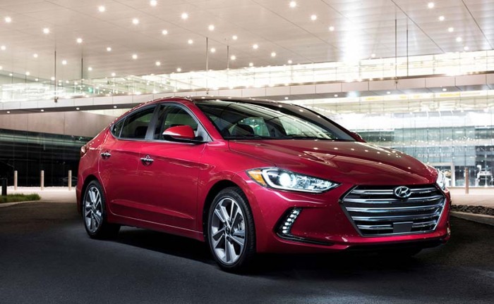 Còn chờ gì nữa Elantra số tự động bằng giá số sàn.