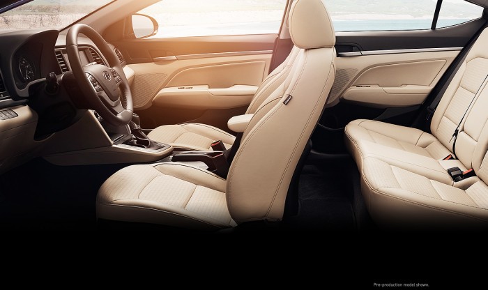 Còn chờ gì nữa Elantra số tự động bằng giá số sàn.